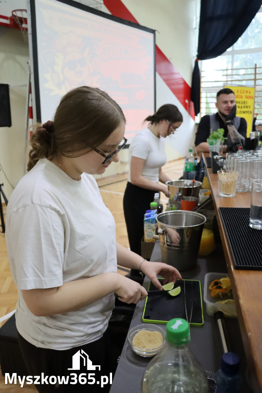 Fotorelacja: JAJECZNA REWOLUCJA TADKA w ZS im. Tadeusza Kościuszki w Żarkach
