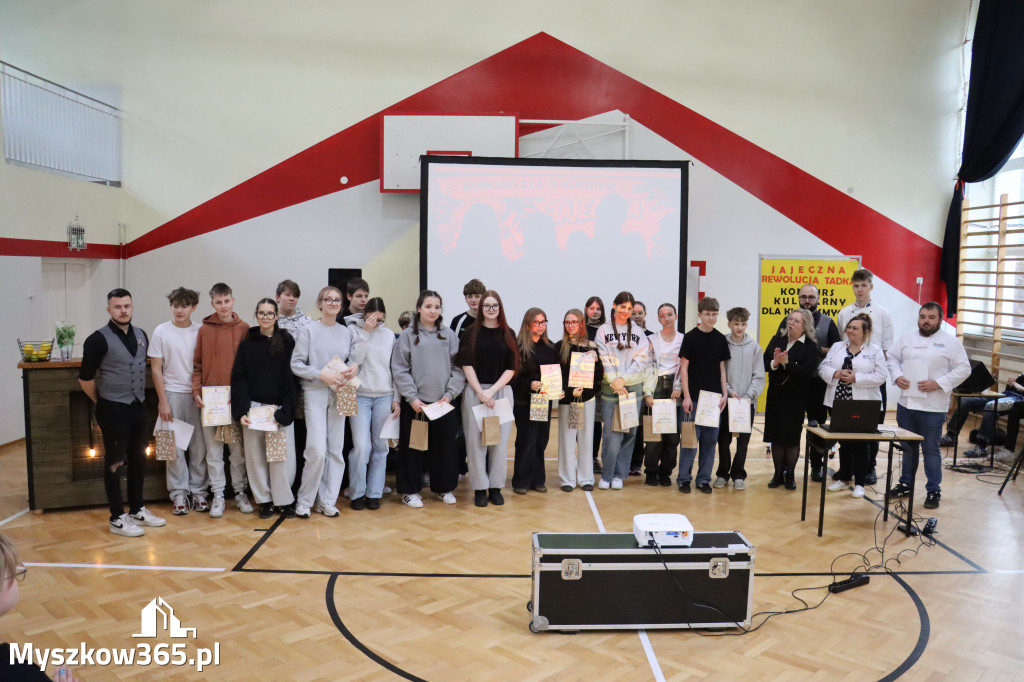 Fotorelacja: JAJECZNA REWOLUCJA TADKA w ZS im. Tadeusza Kościuszki w Żarkach