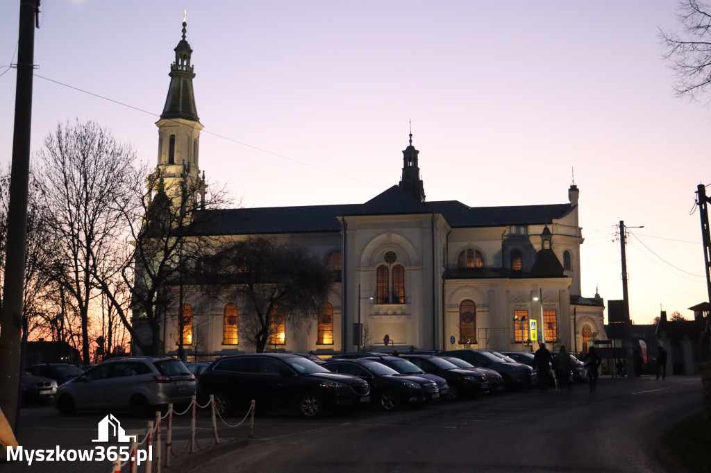 Fotorelacja I: Msza Rezurekcyjna w Koziegłówkach - Wielkanoc 2026!