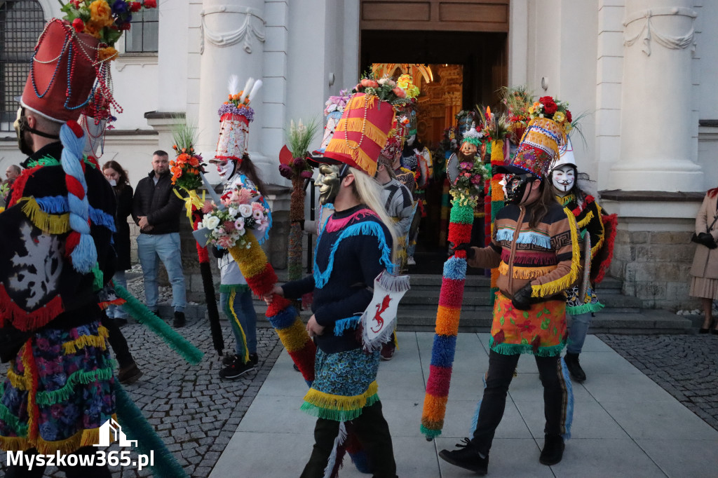 Fotorelacja I: Msza Rezurekcyjna w Koziegłówkach - Wielkanoc 2026!