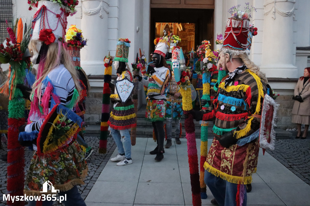 Fotorelacja I: Msza Rezurekcyjna w Koziegłówkach - Wielkanoc 2026!