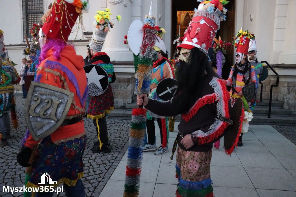Fotorelacja I: Msza Rezurekcyjna w Koziegłówkach - Wielkanoc 2026!
