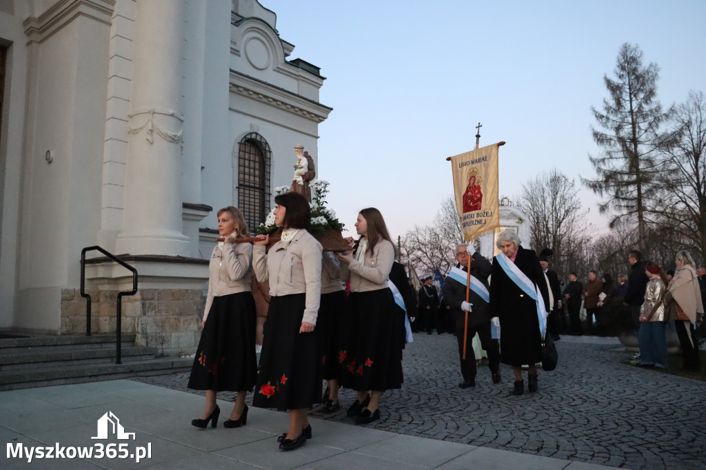Fotorelacja I: Msza Rezurekcyjna w Koziegłówkach - Wielkanoc 2026!