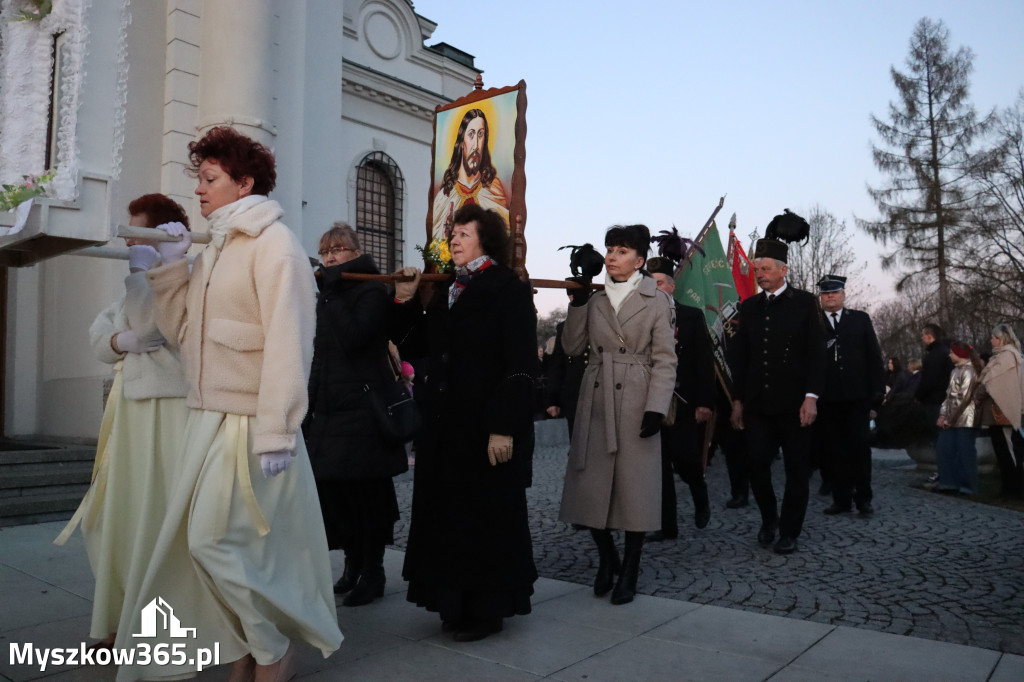 Fotorelacja I: Msza Rezurekcyjna w Koziegłówkach - Wielkanoc 2026!