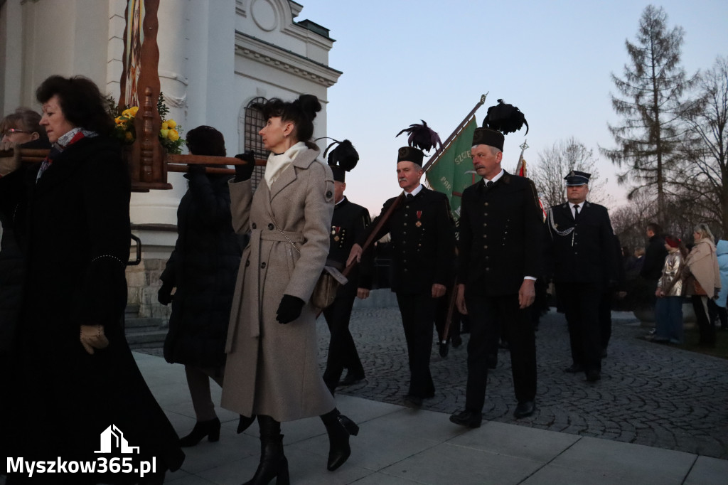 Fotorelacja I: Msza Rezurekcyjna w Koziegłówkach - Wielkanoc 2026!