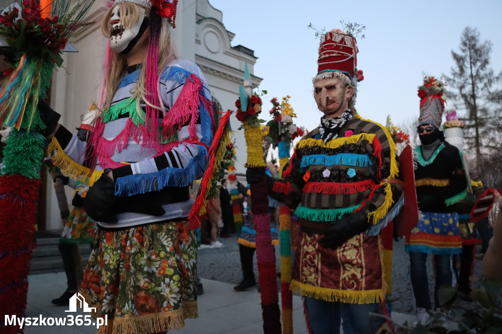 Fotorelacja I: Msza Rezurekcyjna w Koziegłówkach - Wielkanoc 2026!