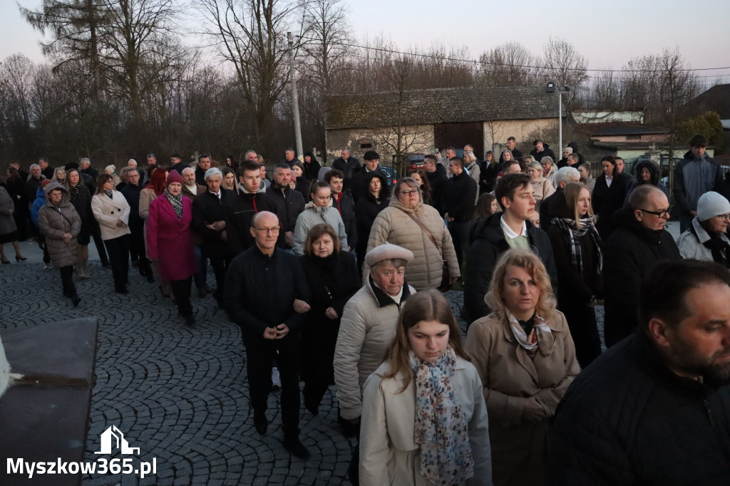 Fotorelacja I: Msza Rezurekcyjna w Koziegłówkach - Wielkanoc 2026!