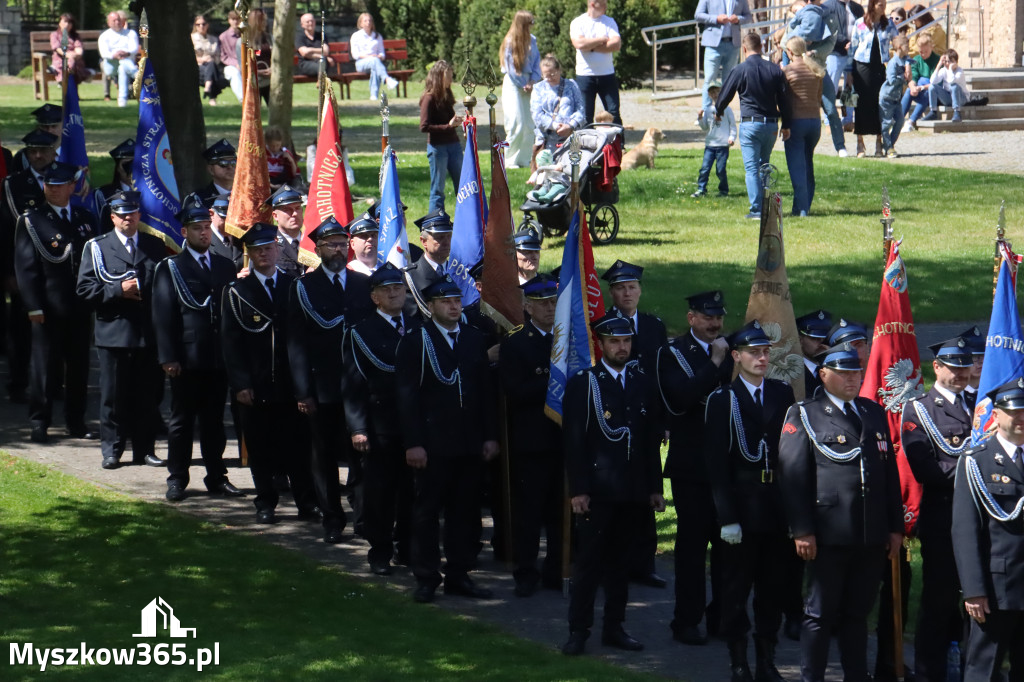 Fotorelacja I: XXVI Pielgrzymka Rodzin Strażackich w Leśniowie