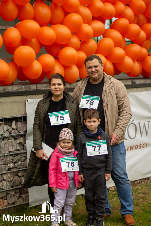 Fotorelacja: VIII Familijny Biegu z Książką w Myszkowie OCZYTANI BIEGACZE