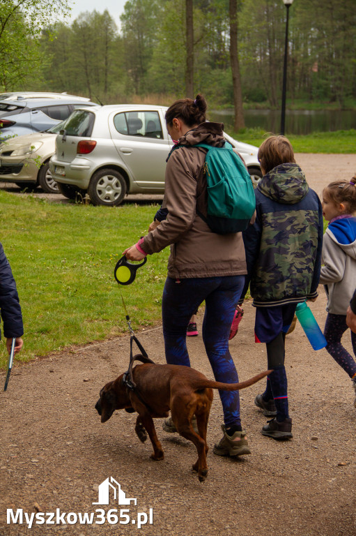 Fotorelacja: VIII Familijny Biegu z Książką w Myszkowie OCZYTANI BIEGACZE