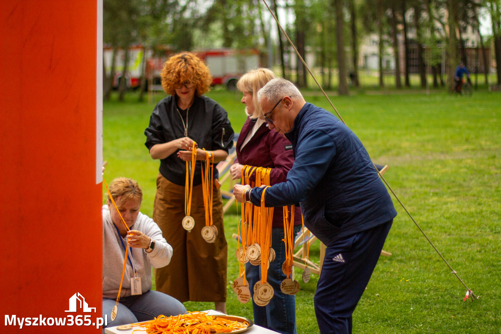 Fotorelacja: VIII Familijny Biegu z Książką w Myszkowie OCZYTANI BIEGACZE