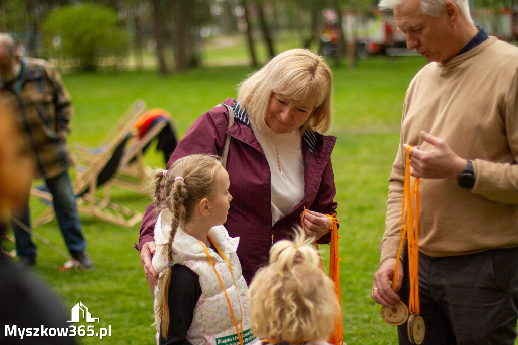 Fotorelacja: VIII Familijny Biegu z Książką w Myszkowie OCZYTANI BIEGACZE
