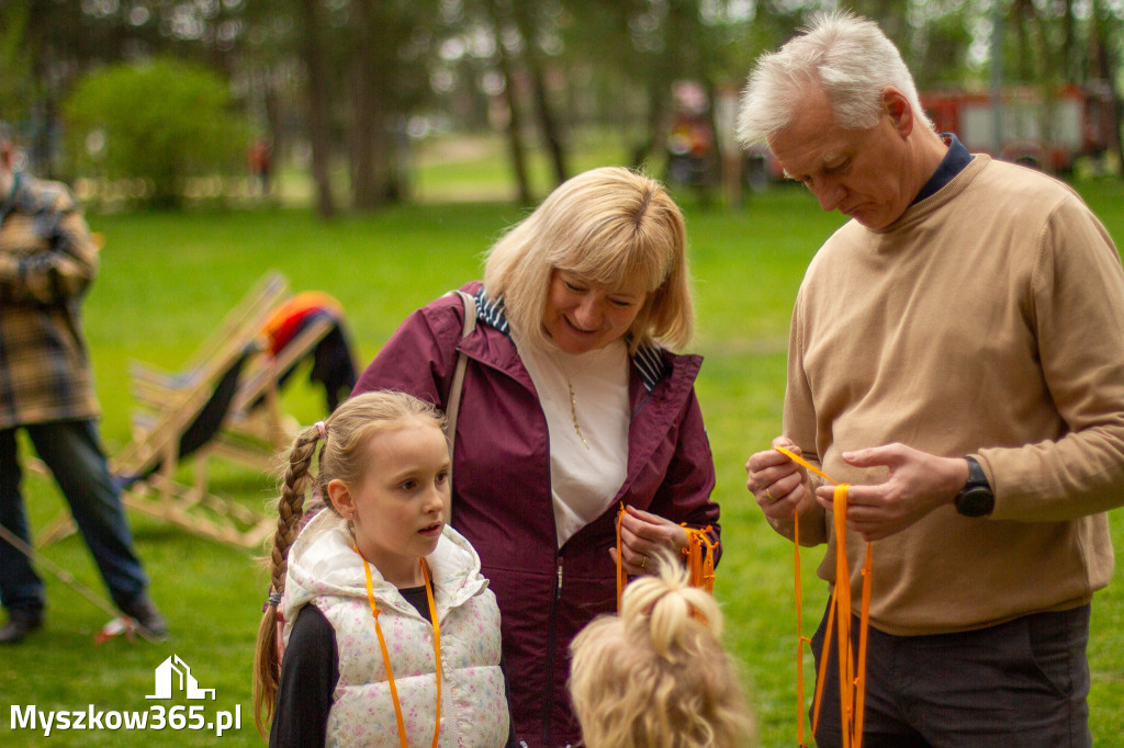 Fotorelacja: VIII Familijny Biegu z Książką w Myszkowie OCZYTANI BIEGACZE