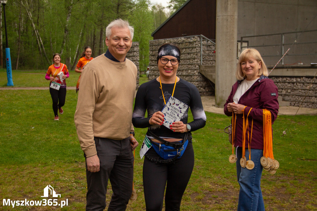 Fotorelacja: VIII Familijny Biegu z Książką w Myszkowie OCZYTANI BIEGACZE