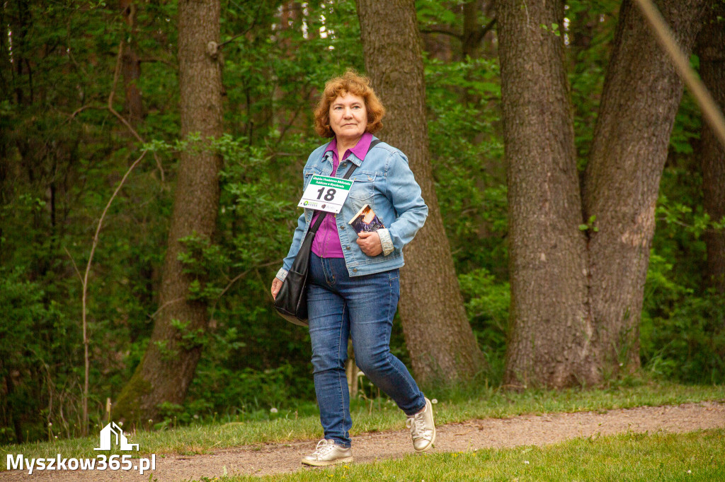 Fotorelacja: VIII Familijny Biegu z Książką w Myszkowie OCZYTANI BIEGACZE