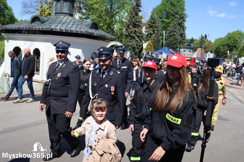 Fotorelacja II: XXVI Pielgrzymka Rodzin Strażackich w Leśniowie