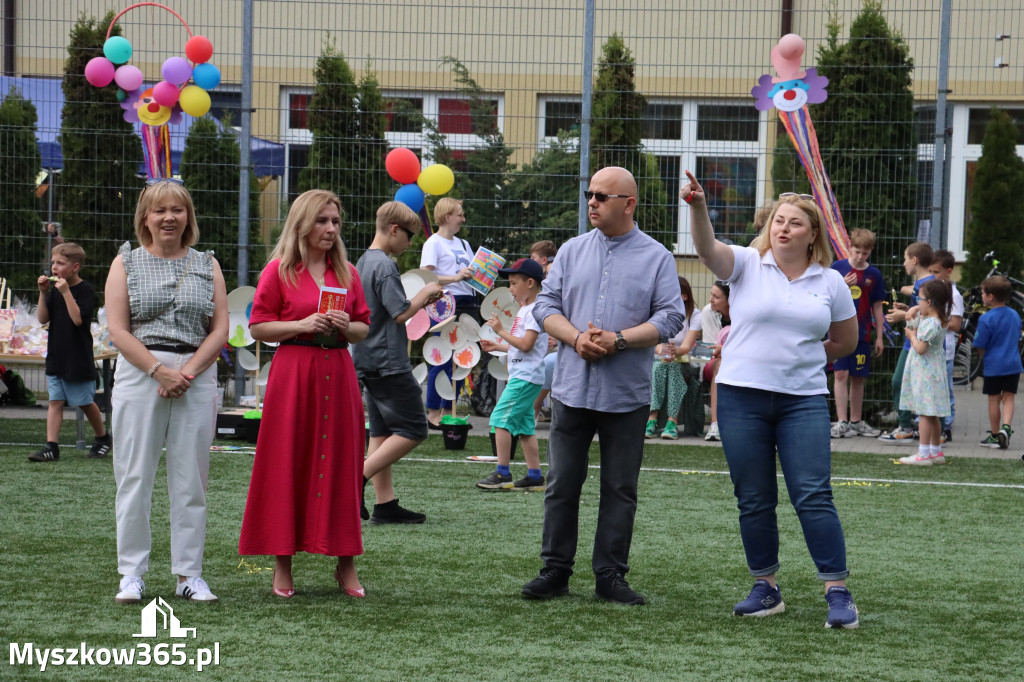 Fotorelacja: FESTYN RODZINNY zorganizowany przez Szkołę Podstawową w Żarkach Letnisku