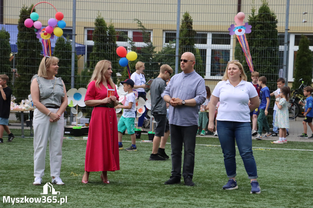 Fotorelacja: FESTYN RODZINNY zorganizowany przez Szkołę Podstawową w Żarkach Letnisku