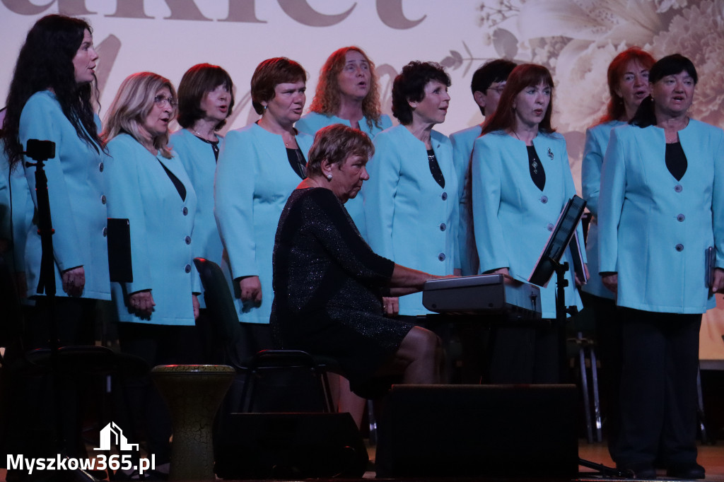Fotorelacja: Koncert MUZYCZNY BUKIET DLA MAMY w Koziegłowach