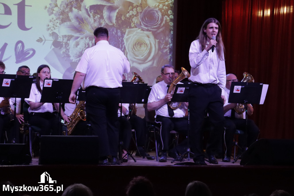 Fotorelacja: Koncert MUZYCZNY BUKIET DLA MAMY w Koziegłowach