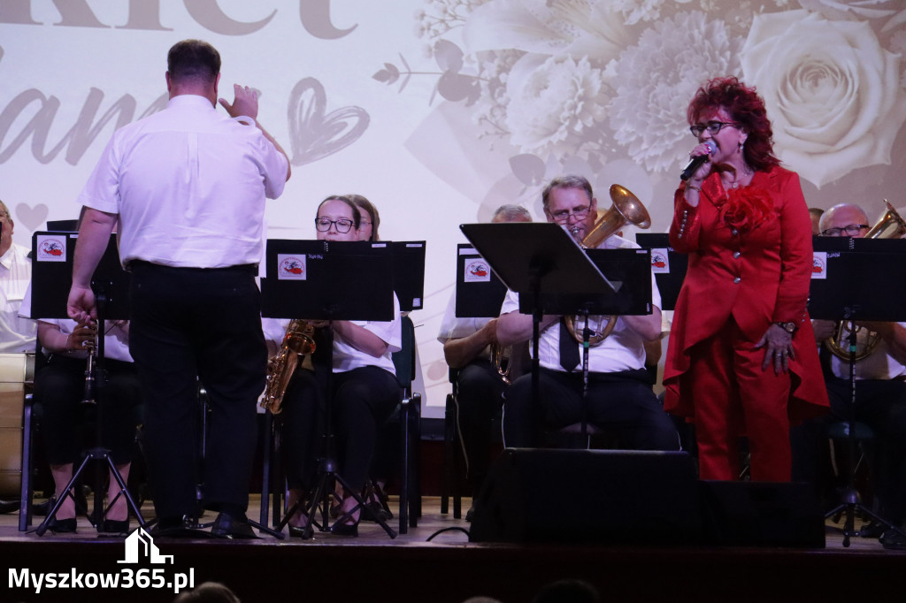 Fotorelacja: Koncert MUZYCZNY BUKIET DLA MAMY w Koziegłowach
