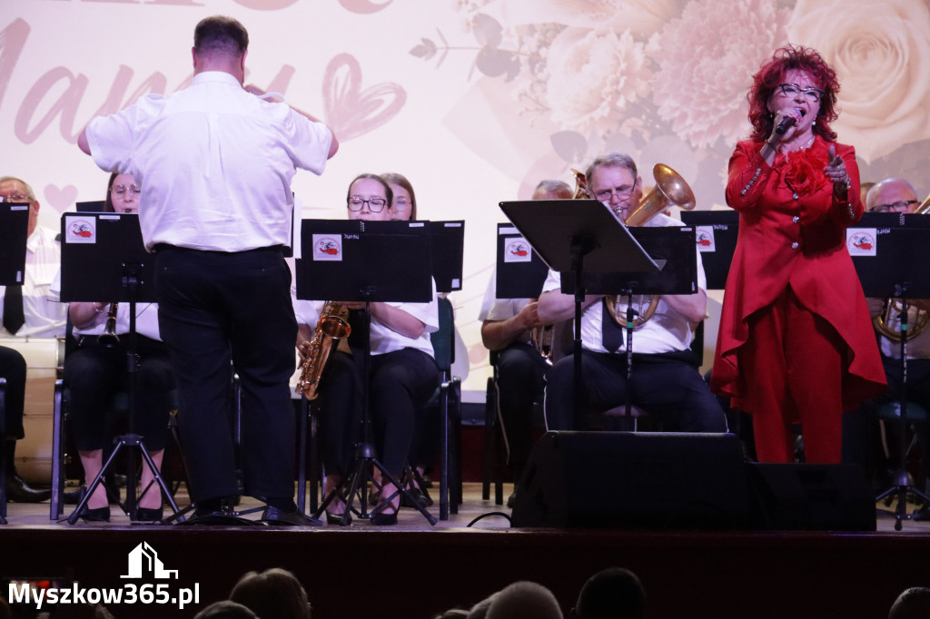 Fotorelacja: Koncert MUZYCZNY BUKIET DLA MAMY w Koziegłowach