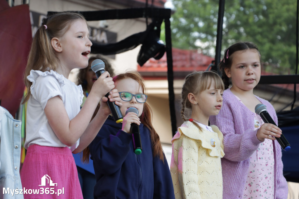 Fotorelacja: Gminny Dzień Dziecka w Poraju