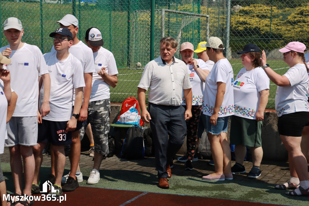 Fotorelacja: VII Mini Olimpiada Osób Niepełnosprawnych RUSZAJMY SIĘ w Koziegłowach