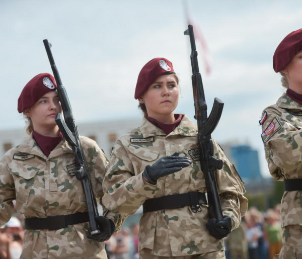 Projekt: obowiązek kwalifikacji wojskowej dla kobiet ko - 13671