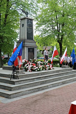 Fotorelacja: Gminne Obchody Święta Konstytucji i Dnia Strażaka w Poraju-650