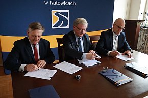 Fotorelacja: Podpisanie umowy w Koziegłowach na przebudowę drogi DW 789-691