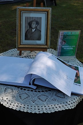 Fotorelacja I: XVI Ogólnopolski Festiwal Piosenek Janusza Gniatkowskiego w Poraju-736