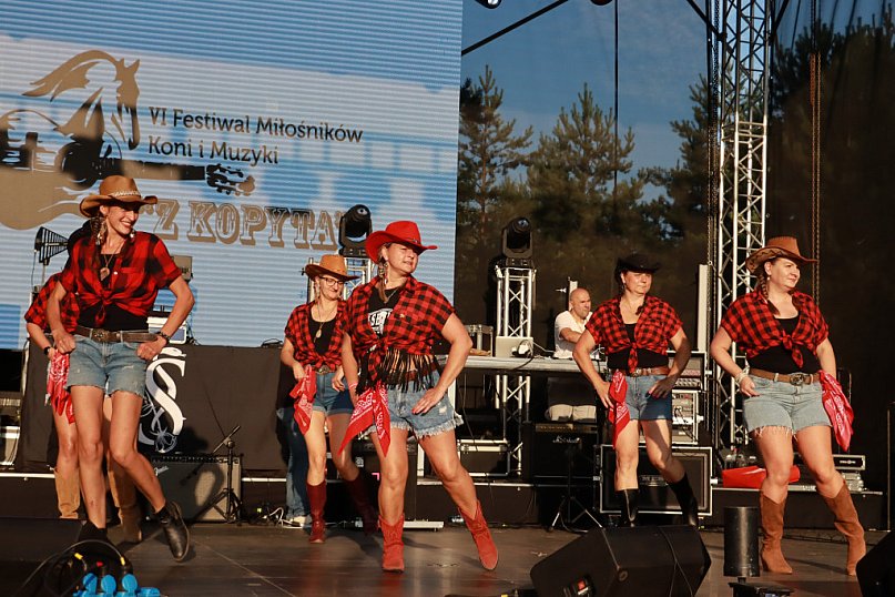 Fotorelacja X: Niebiańskie Kowbojki - Festiwal z Kopyta w Gniazdowie