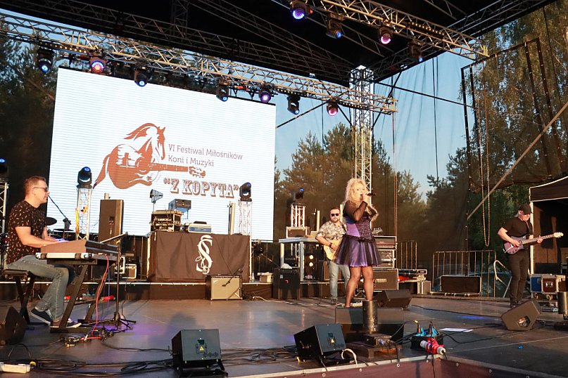 Fotorelacja XI: Koncert Alicja Boncol i KoAlicja - Festiwal z Kopyta w Gniazdowie