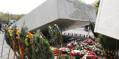 W 14. rocznicę katastrofy smoleńskiej w całym kraju uczczono pamięć jej ofiar-29604