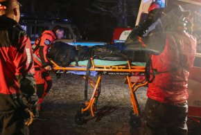 W Tatrach w lawinie śnieżnej w rejonie Świnickiej Kotliny zginął turysta-30062