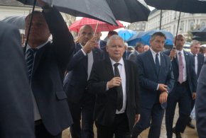 Wśród ochroniarzy Kaczyńskiego byli zatrudnieni żandarmi wojskowi-30141