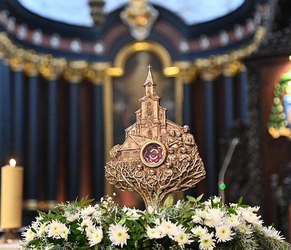 Warszawa: w sobotę rozpoczyna się w parafiach peregrynacja relikwii rodziny Ulmów-30699