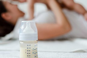 Groźna bakteria w mleku dla niemowląt. Nie podawaj dzieciom!-30868