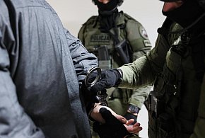 Policjanci CBŚP rozbili grupę przestępczą rozprowadzającą narkotyki na terenie War-33722