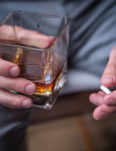Leszczyna: minister finansów powinien zwiększyć akcyzę na alkohol i papierosy-33729