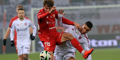 Ekstraklasa piłkarska - Raków bliżej Lecha-41115