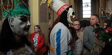 Turki w Koziegłówkach: Wielkanocna Tradycja Straży Grobowej!-49195