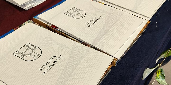 Nagrody Starosty Powiatu Myszkowskiego dla uczniów!-49676