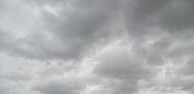IMGW: burze z porywami wiatru do 90 km/h na południu kraju, wydano alert RCB-49970