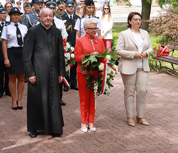 Fotorelacja: Gminne Obchody Święta Konstytucji i Dnia Strażaka w Poraju-50004