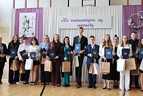 Fotorelacja: Wojewódzki Konkurs Literacki NIE ZADAWALAJCIE SIĘ MIERNOTĄ w Pińczyca-51313