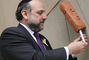 Warszawa: Mi Polin Mezuzah Center - butikowe muzeum śladów po żydowskich mezuzach-51377