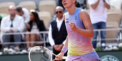 Świątek wygrała z Raducanu i jest w trzeciej rundzie French Open-51613