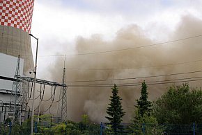 Wyburzono chłodnię kominową Elektrowni Łagisza w Będzinie; na tym terenie powstani-51740